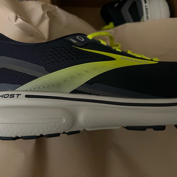 Brooks Men\'s ghost 15 US 12 wide/2E